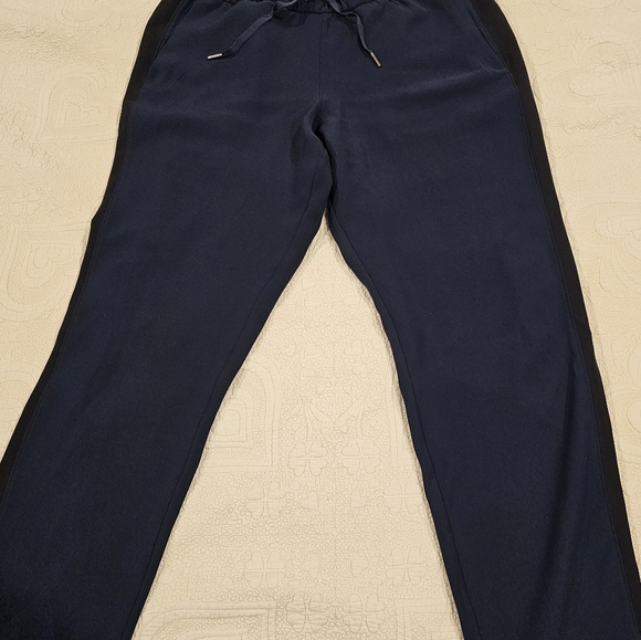 Sz 10 Lululemon tuxedo pant blue with black stripe on the sides. - Picture 13 of 13